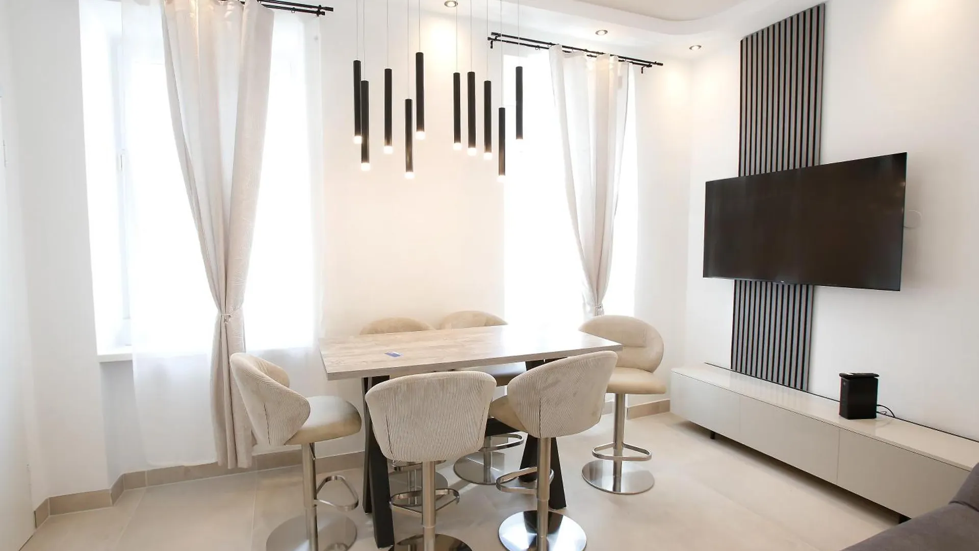 Lux Prime Suite Vienna With Free Parking And Fast Internet 600 Mbits Appartamento
